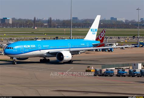 boeing 777 200er.